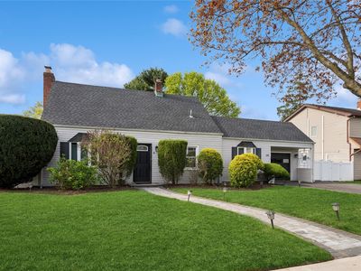 34 Chase Lane, Levittown, NY, 11756