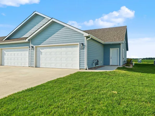 1242 Steve Hawley Ln, Salina, KS 67401
