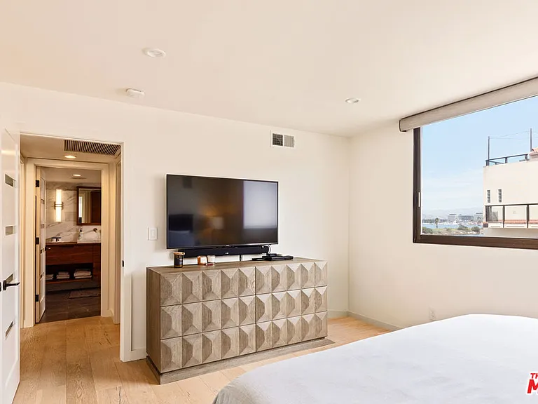6209 Pacific Ave #201 — Photo 29