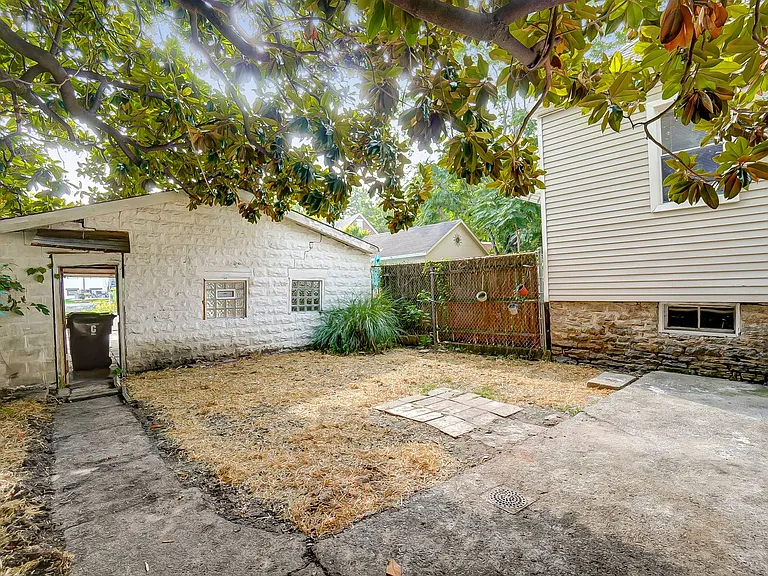 2036 Garrard St — Photo 39