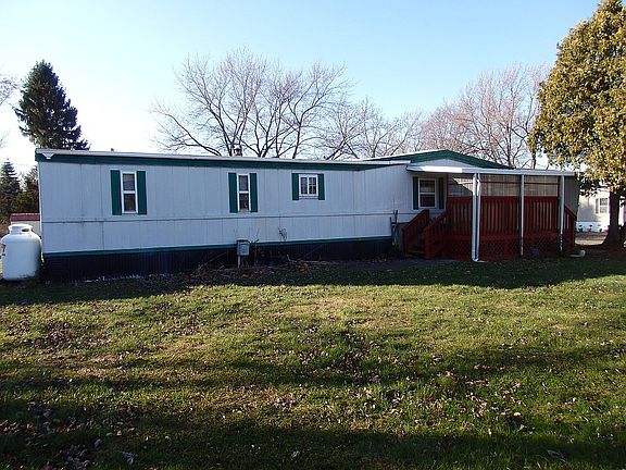 3rd image of 14 Meadowlark Dr