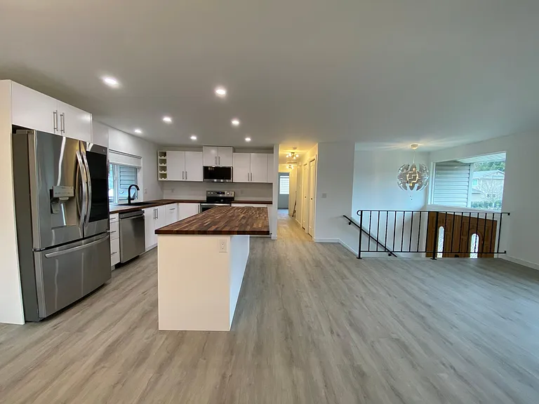 4401 NE 24th St — Photo 31