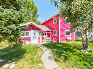206 E Farm Ave, Saratoga, WY 82331