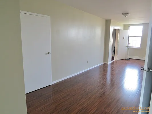 Rented by aptsandlofts.com | media 17