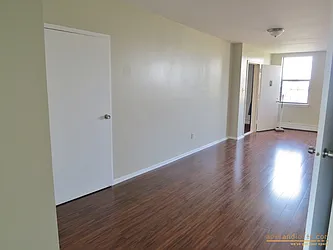 Rented by aptsandlofts.com