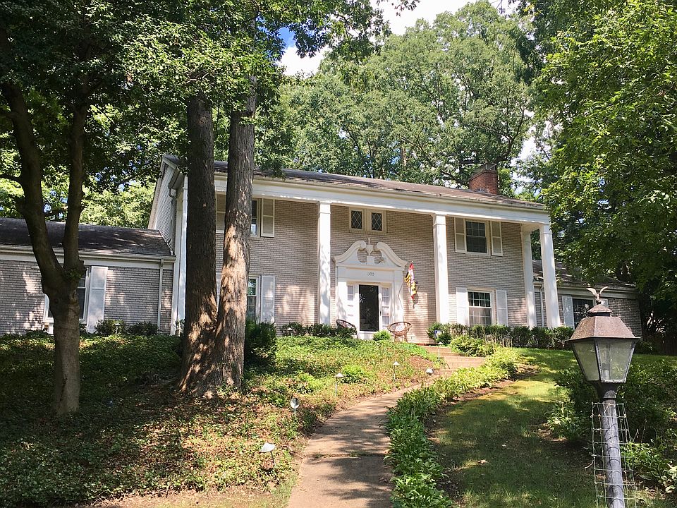 1st image of 1300 Lloyd Ct