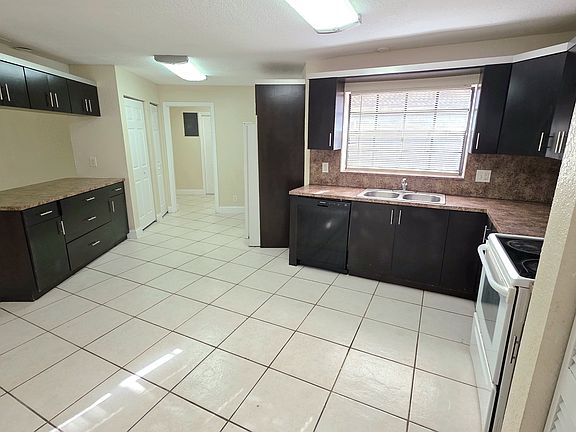 2nd image of 10390 NW 36th St