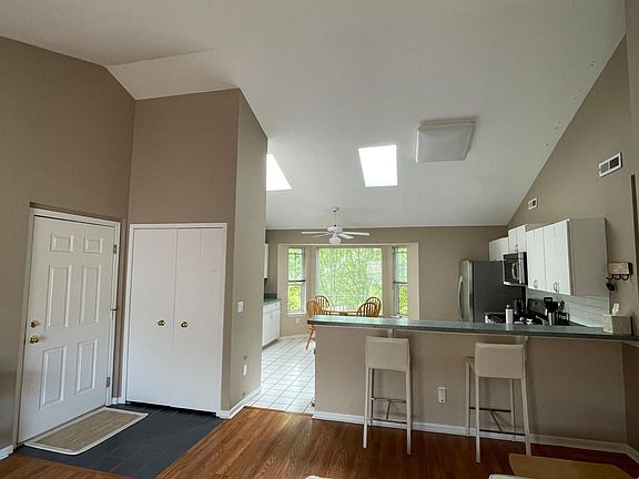 3rd image of 738 Tollis Pkwy #C