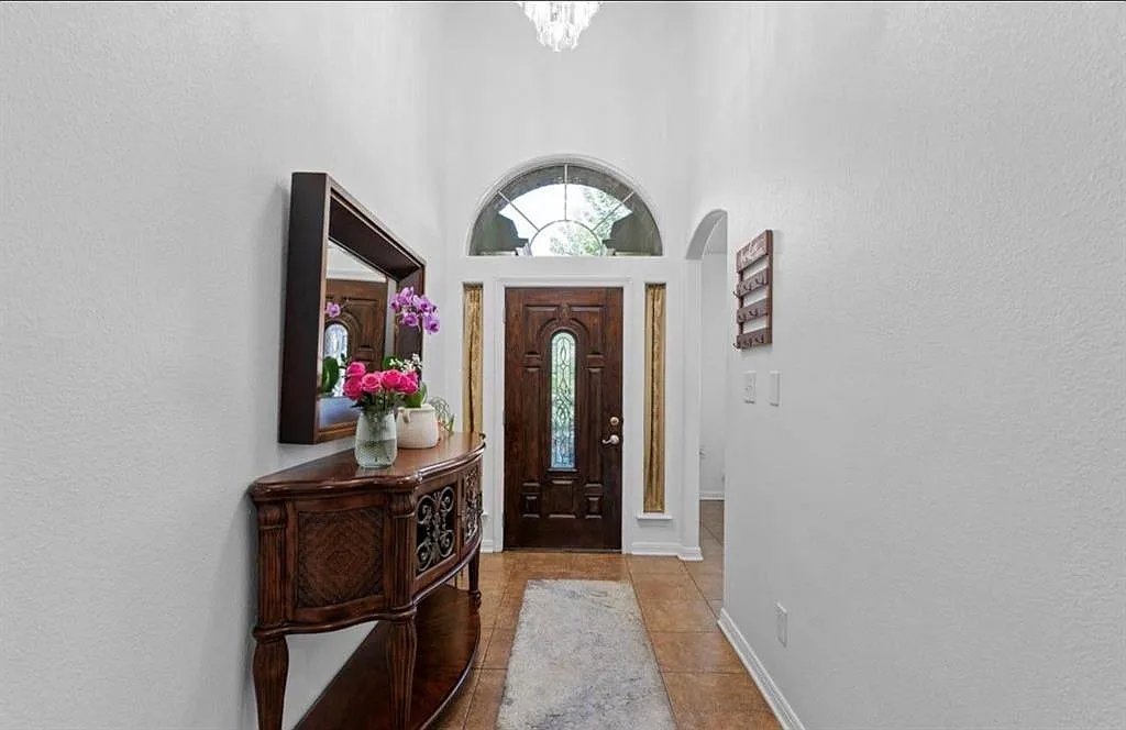 3 bed, 1702 sqft, $2,450 — Photo 4