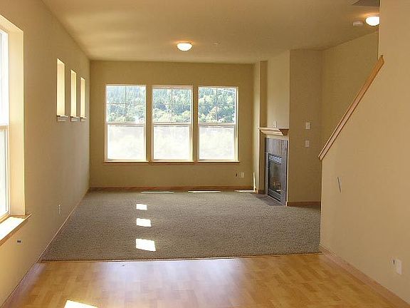 4th image of 224 S Ashley St APT 202