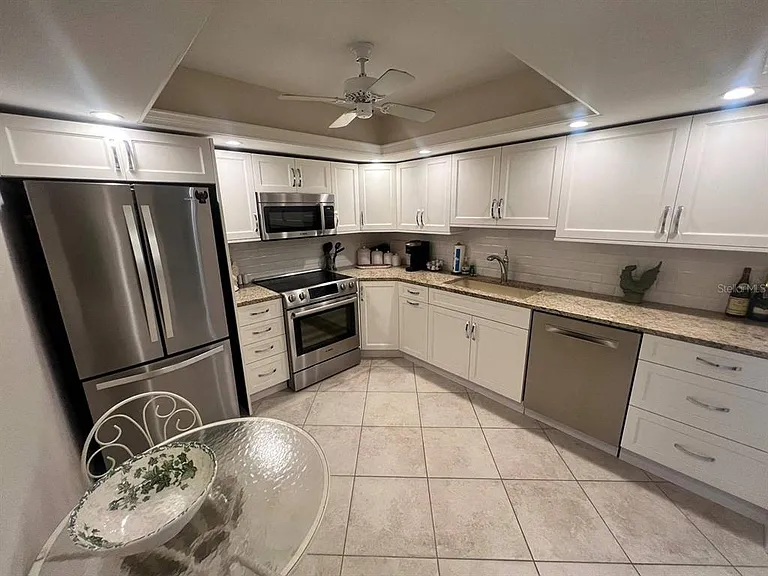 1125 W Peppertree Dr #202 — Photo 6