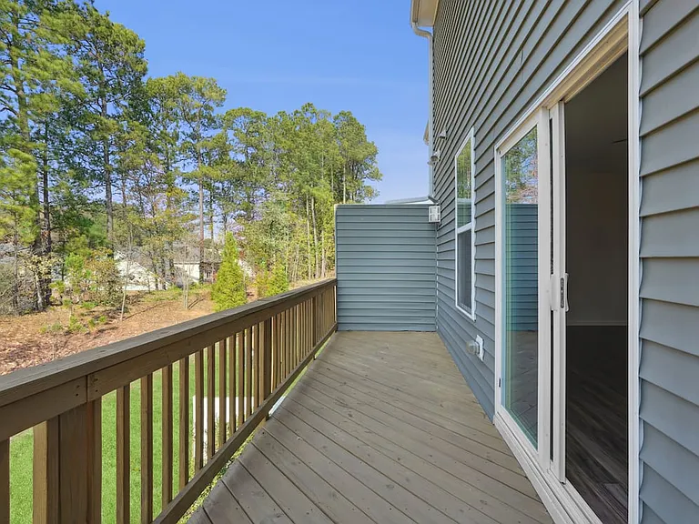 Private balcony with privacy partition