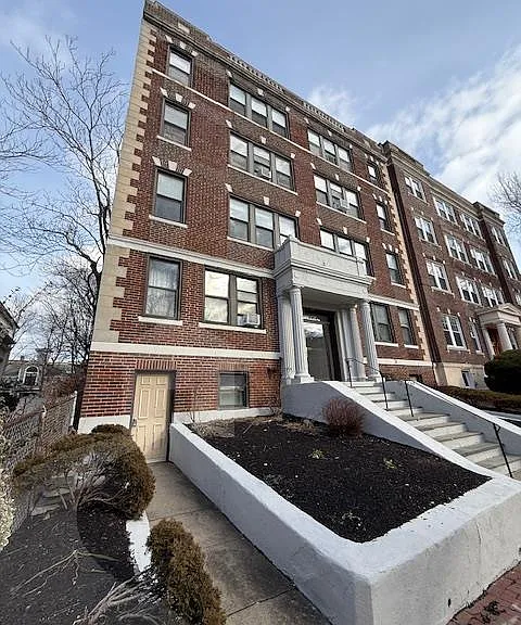 335-A Harvard St #7 — Photo 1