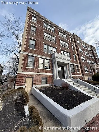 335-A Harvard St Photo 1