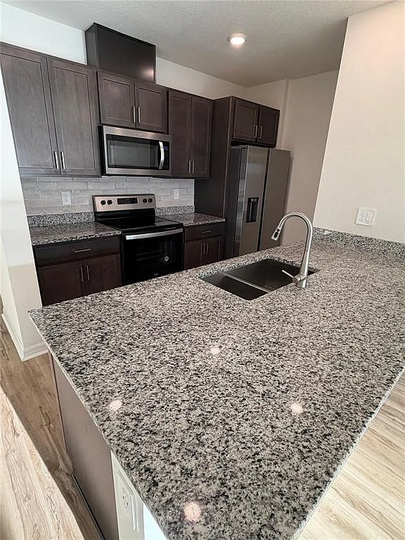 3 bed, 2.5 bath, 1453 sqft, $2,350 — Photo 2