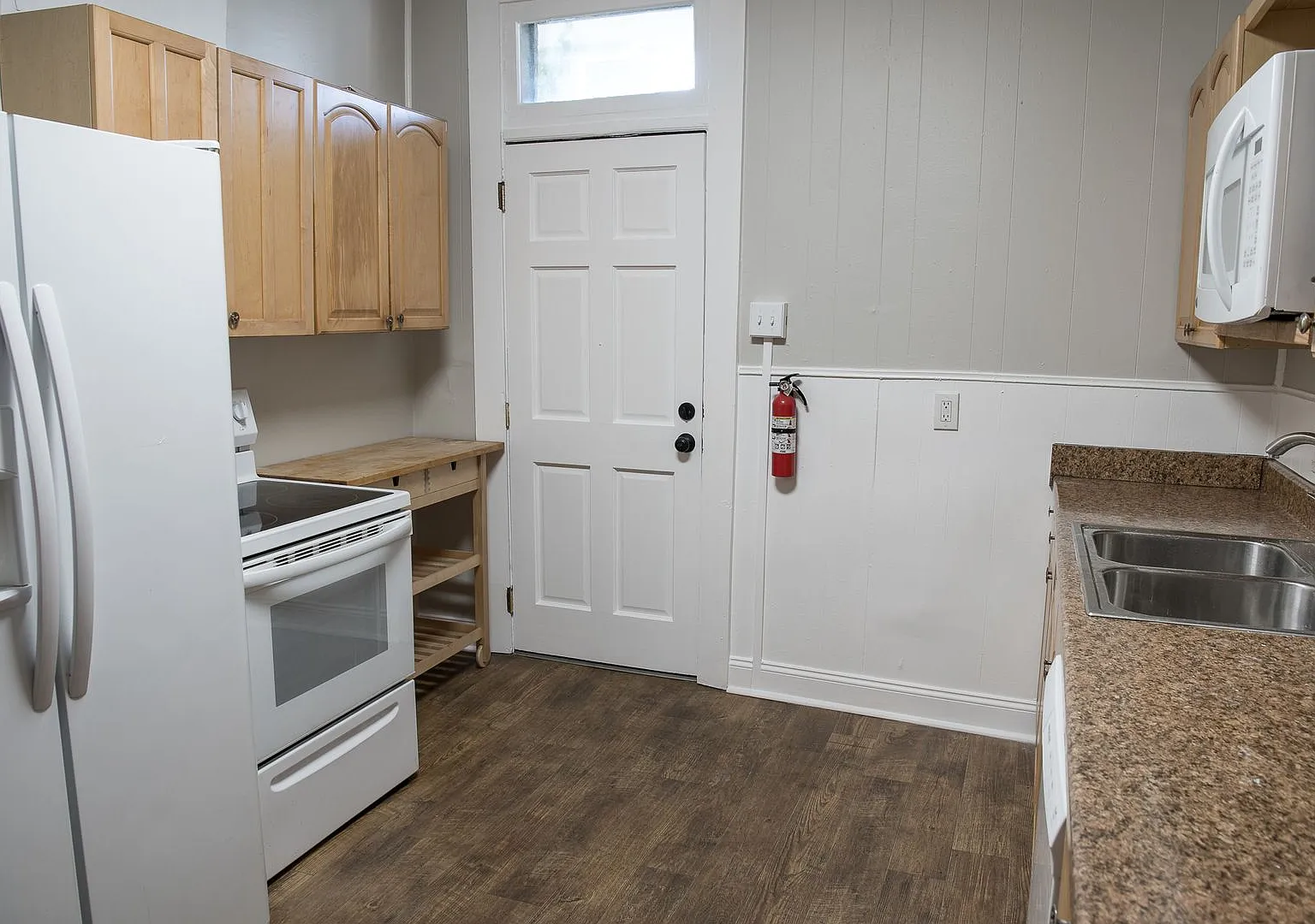 4 Bedroom on Muench — Photo 3