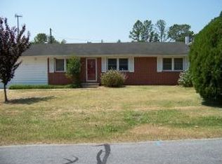 12 East Dr, Jacksonville, NC 28546