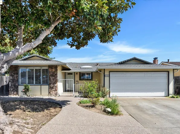 32252 Coronation Dr, Union City, CA 94587