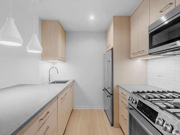 5th image of 1 Columbus Pl APT S18d