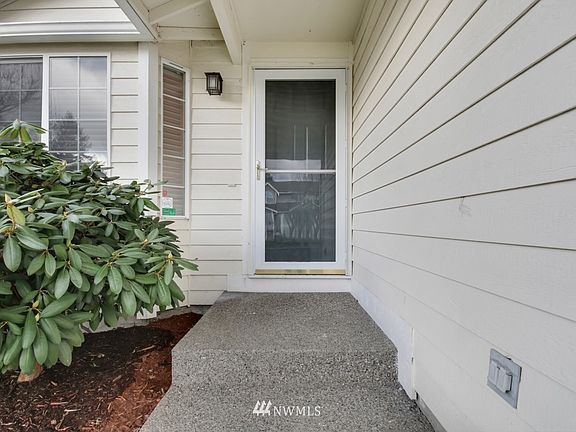 3rd image of 7816 192nd Street Ct E