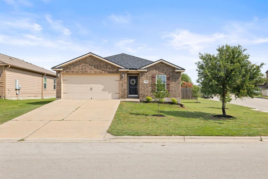 217 Farmer Ln, Jarrell, TX