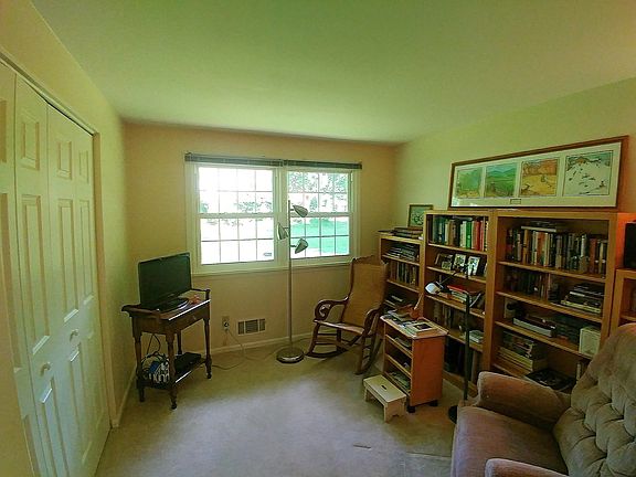 5th image of 27 Dunmow Cres