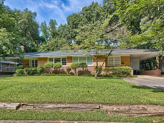3rd image of 201 Waccamaw Ave #201