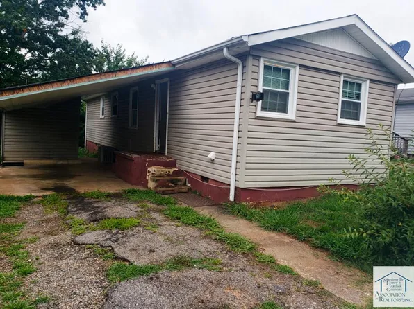 60 Parkway Dr, Martinsville, VA 24112