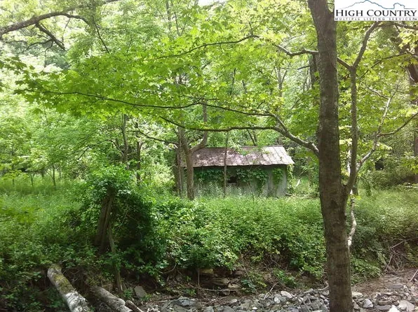 3771 Hwy 421 N Highway, Vilas, NC 28692