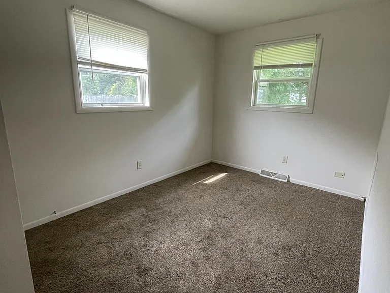 3071 N Center Rd — Photo 8