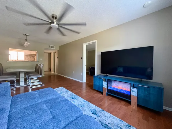 4049 Lake Bayshore Dr #C209, Bradenton, FL 34205