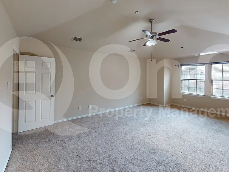 4651 Penelope Ln — Photo 9