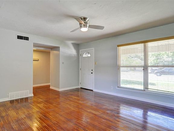5th image of 2704 Binyon St