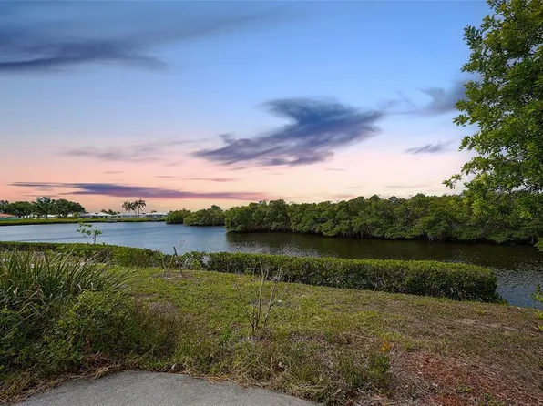 3810 Joyce Dr, Bradenton, FL 34208