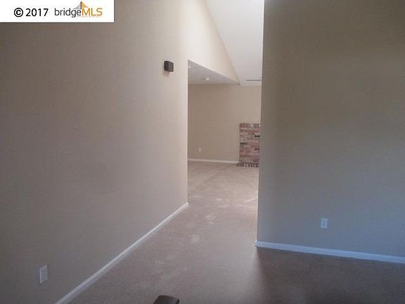 4th image of 45 Greensboro Way