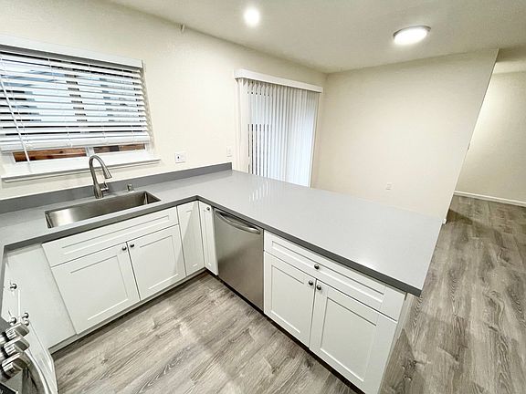 3rd image of 243 Tabor Ave Unit 8