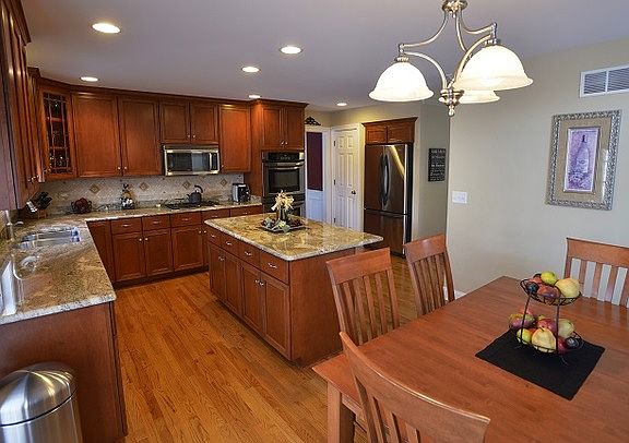 3rd image of 26220 W Oak Crest Ln