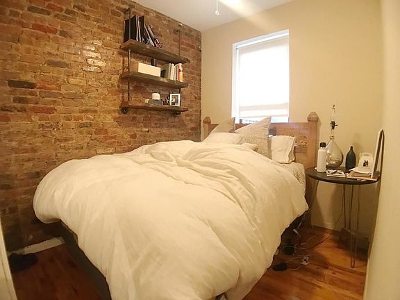 3rd image of 31 Bedford St #45