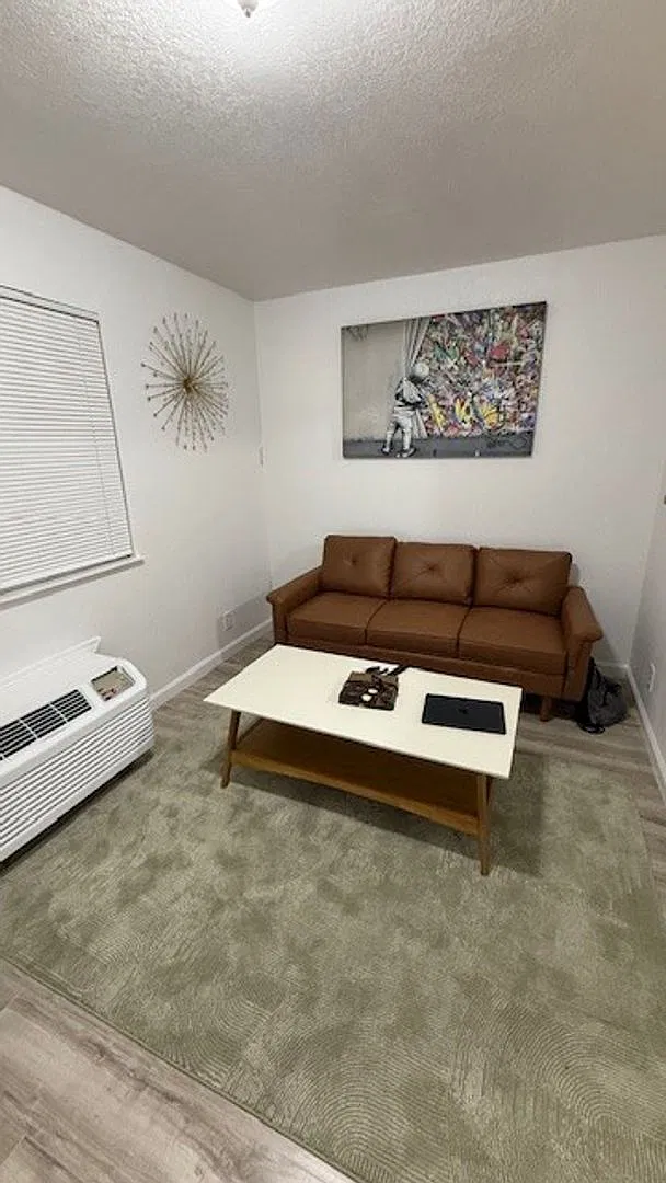 Redwood Garden Apartments — Photo 2