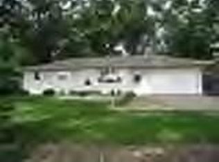 26011 Driftwood Dr, Edwardsburg, MI 49112