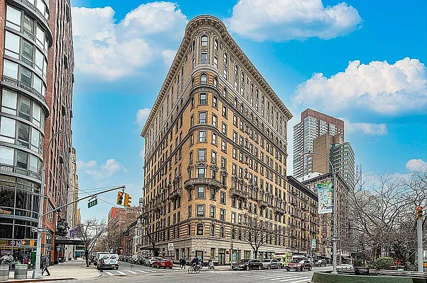 Rented by REAL New York | media 4