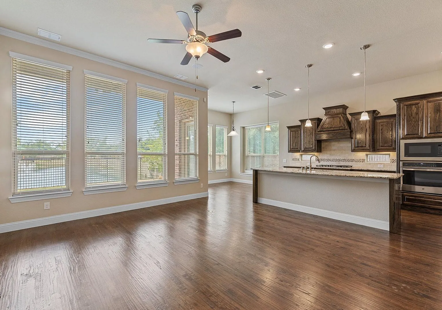 Luxury 55+ Community in Flower Mound! — Photo 1