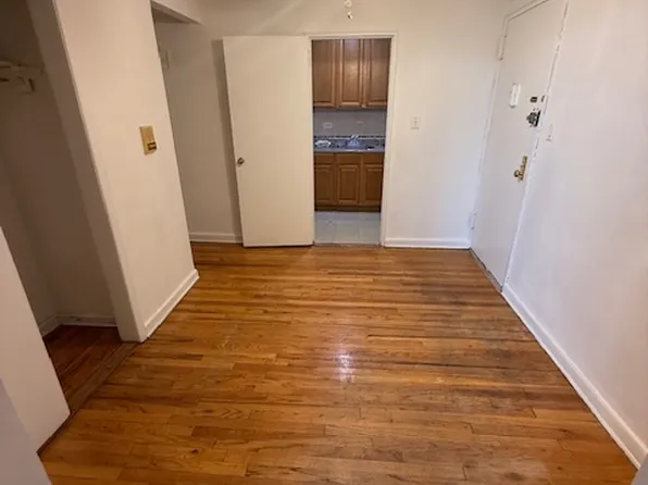 2265 Ocean Parkway image 9 of 19