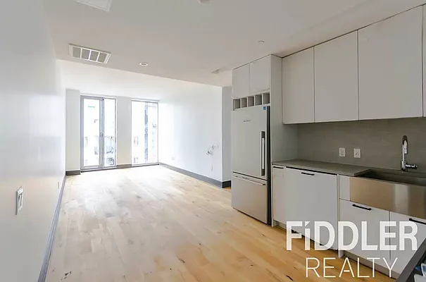 Rented by The KCI Group | media 61