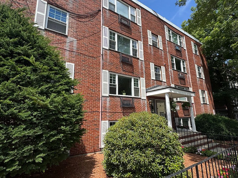 1st image of 21 Franklin St APT 13