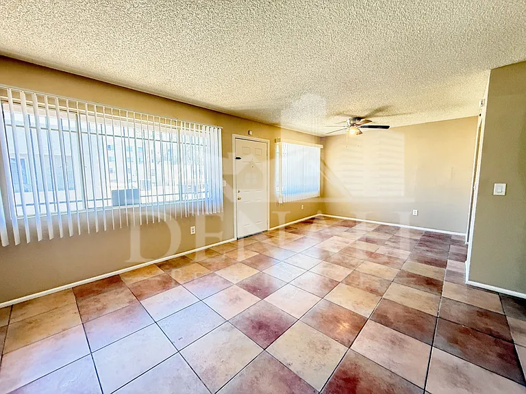 2804 N 43rd Ave #D — Photo 5