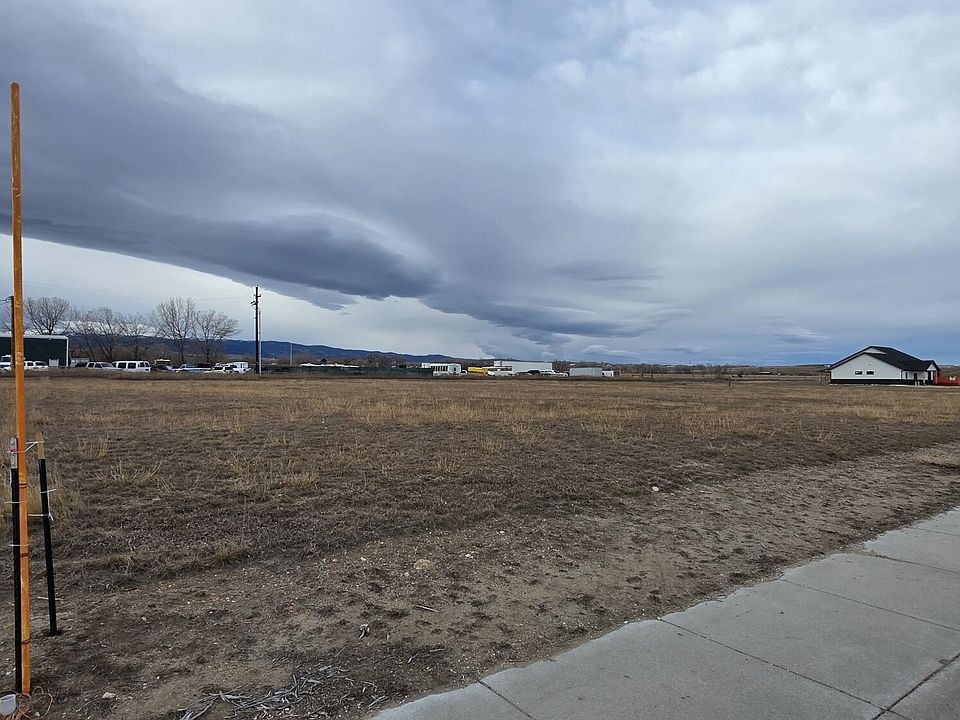 1st image of 130 Cinema Dr