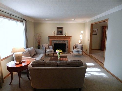 4th image of 2444 Collins Dr