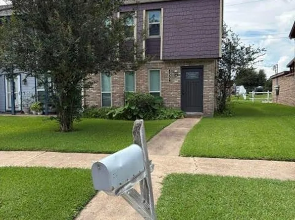 8306 Oakhaven Rd, La Porte, TX 77571