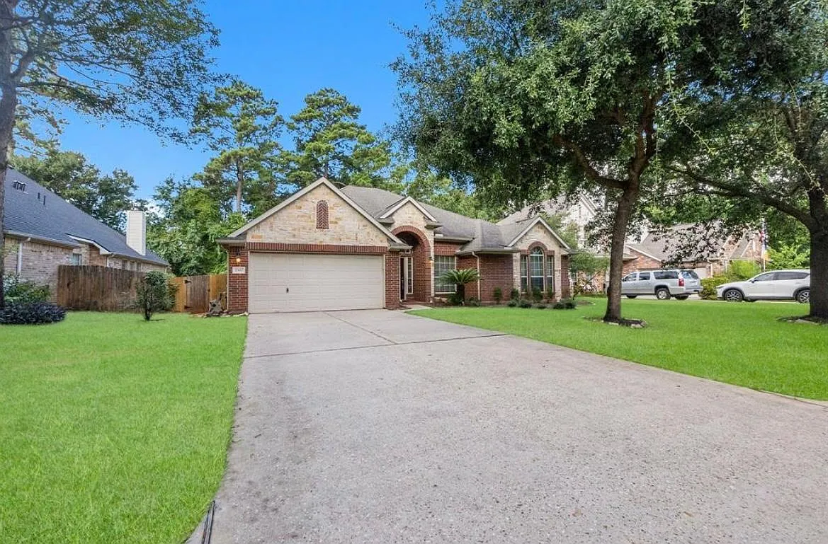 2502 N Yorkchase Ln — Photo 3